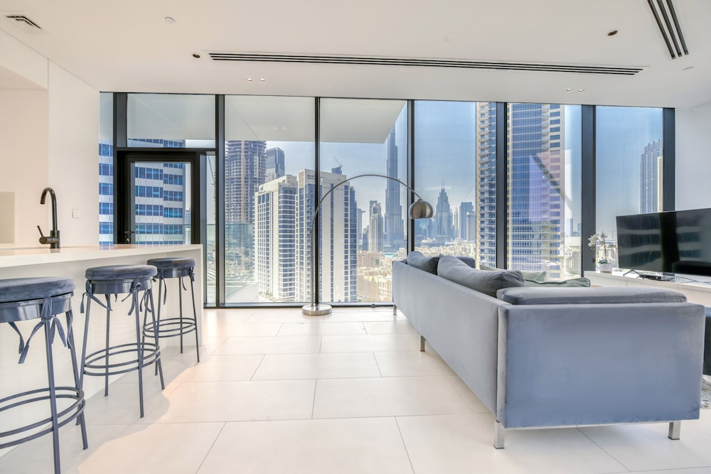 Maison Privee - Luxury Apt W/Burj Khalifa Vw & Dubai Canal Access