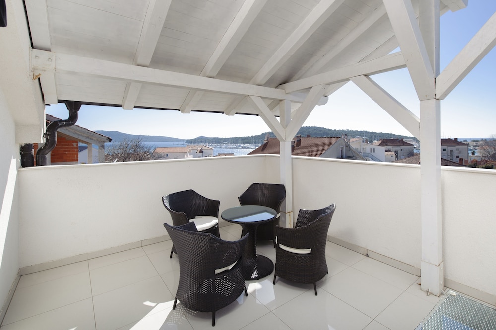 Panorama Lux Apartments view 4