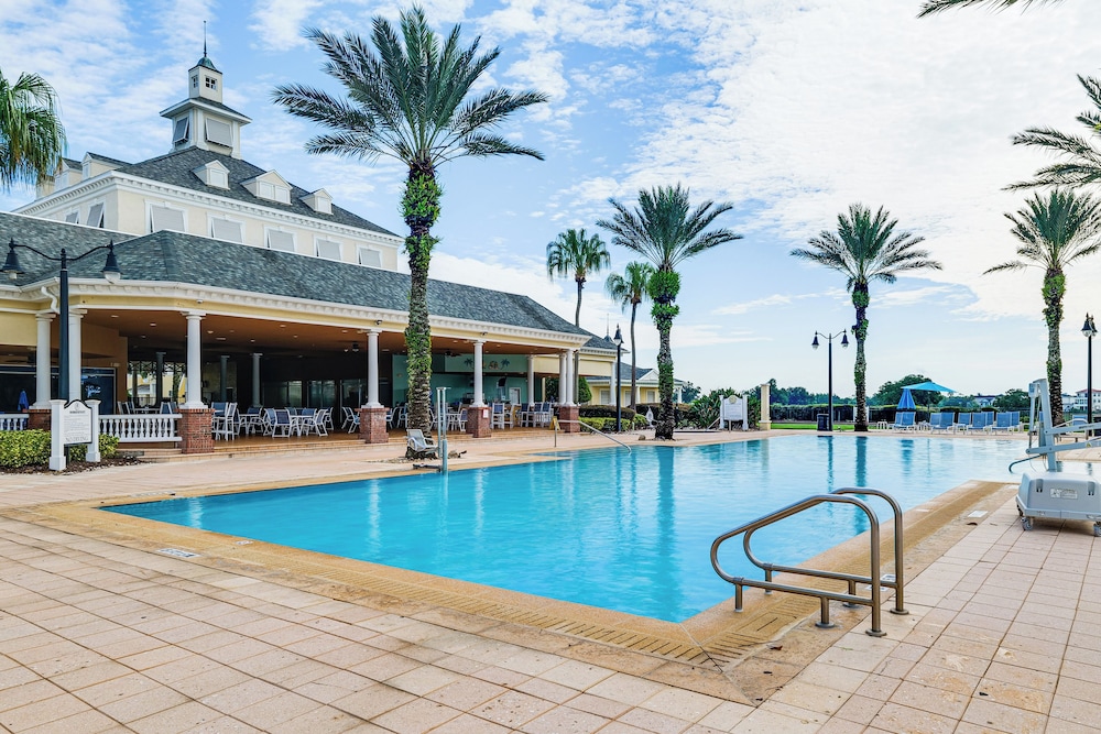 8 Mi to Disney: Pet-friendly Apt w/ Resort Perks