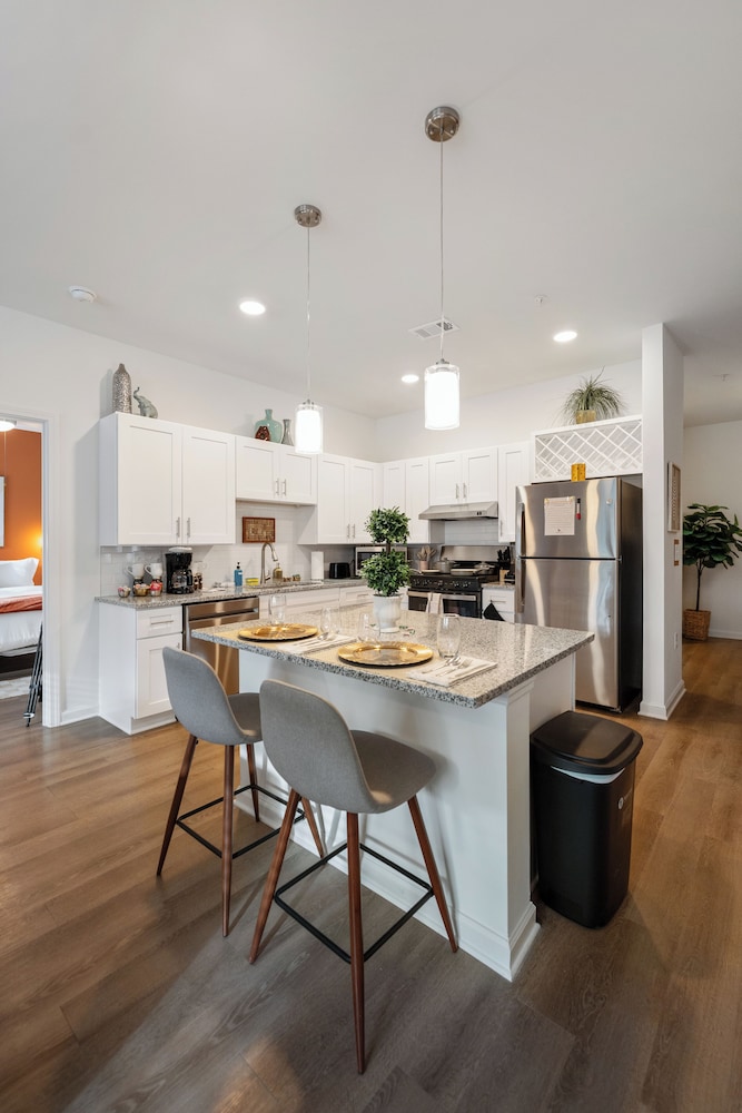 Luxurious Apartments - Pool Gym Bikes
