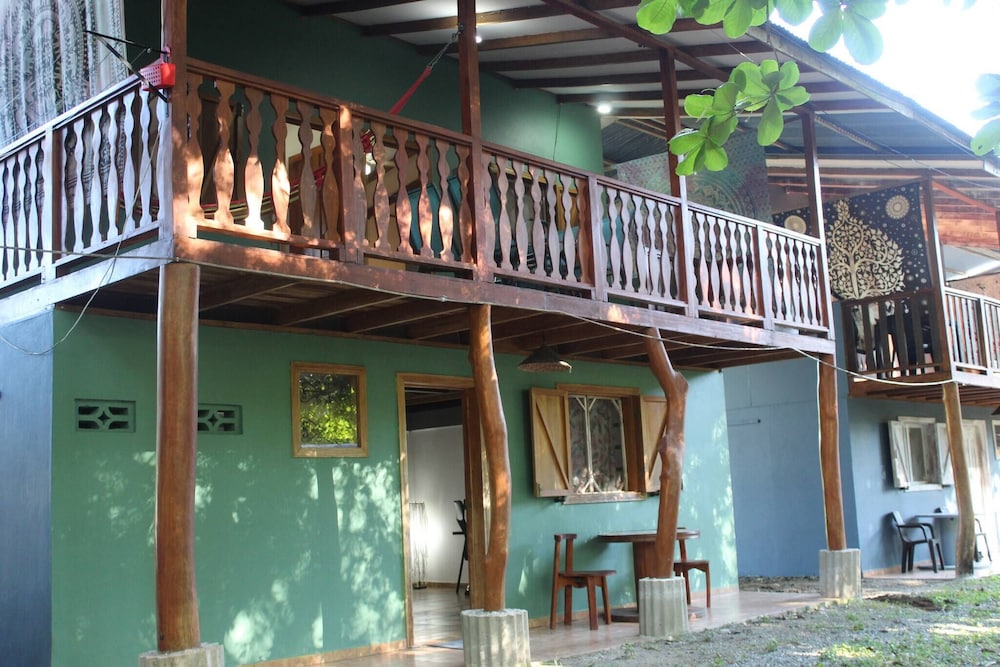 House Number 3 Pura Vida