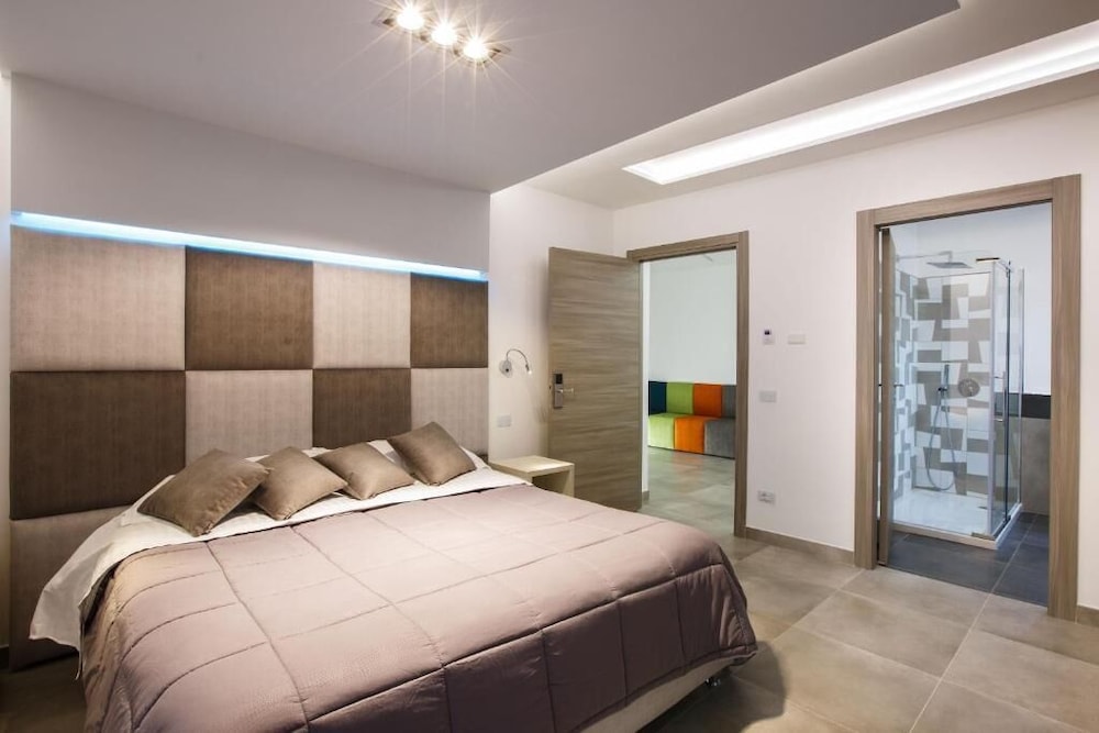 Orange Suites