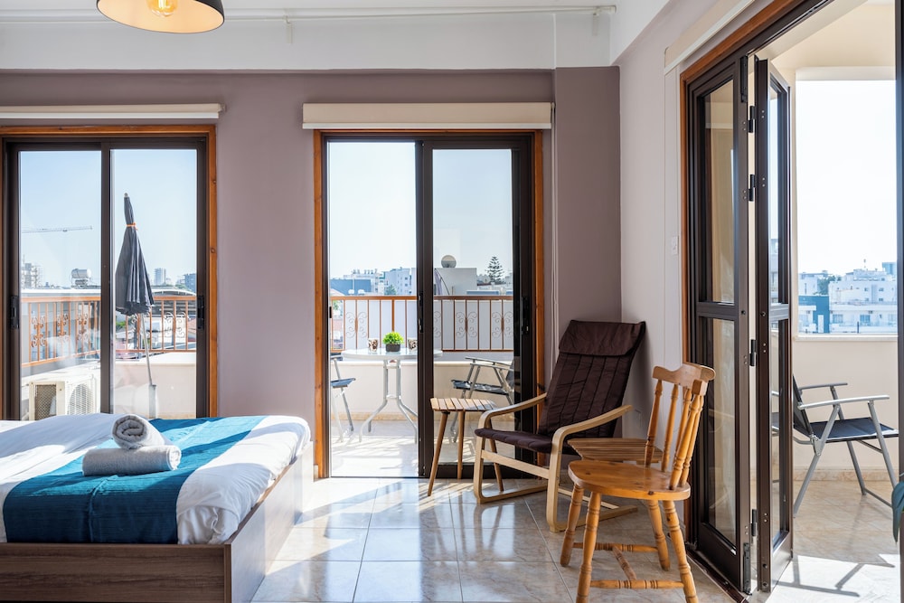 Ani's Studio With Terrace in Larnaca