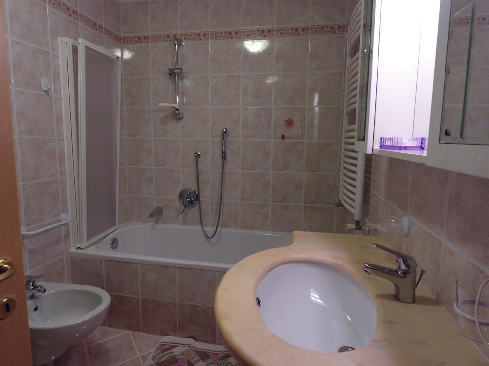Photo 37