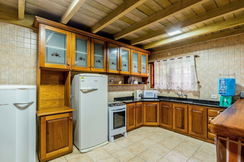 Beautiful Chalet-style House in Canela Rcf160