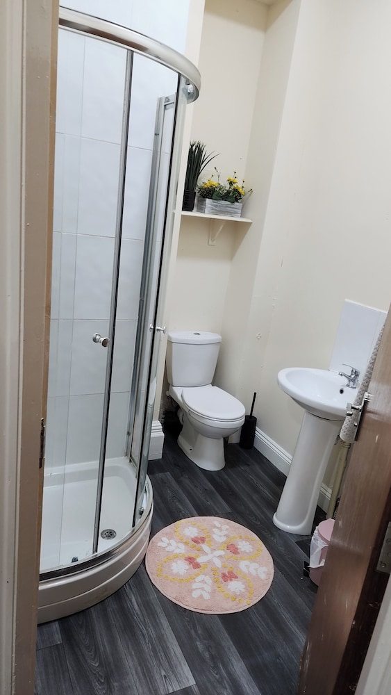 1 Bed - Sleeps 4 - Wolverhampton City Centre