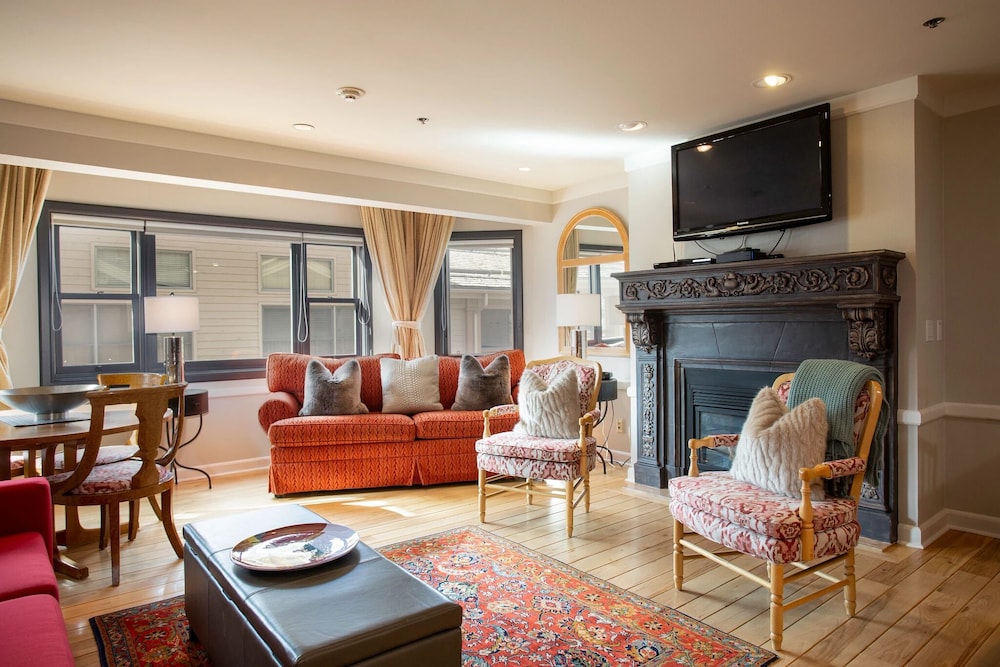Royal Plaza at Deer Valley Resort - One Bedroom Condo with Hot Tub #301 1 Condo