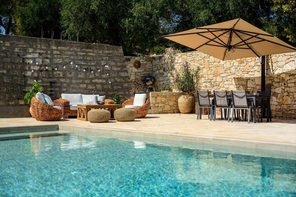 Serenity - Beautiful Newly Renovated Villa Close to Lakka view 5