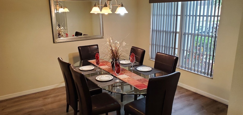 WR1057DL 4 Bedroom Villa in Westridge 4 Home