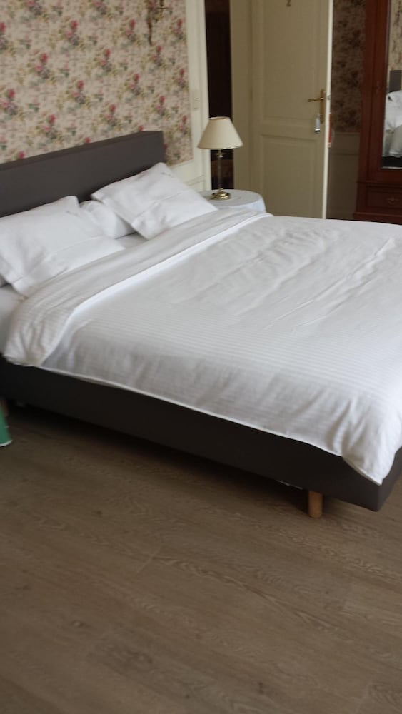 Fine Fleur Bed & Breakfast