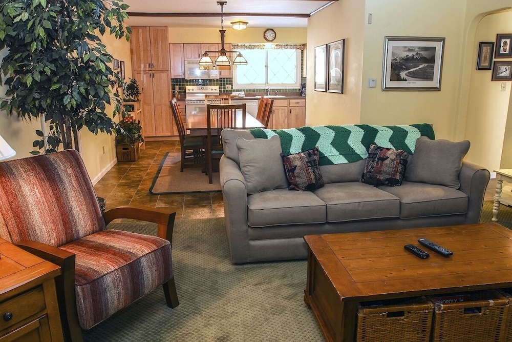 Denver Vacations - Fawn Valley Inn: 240 2 Bedroom Condo - Property Image 1
