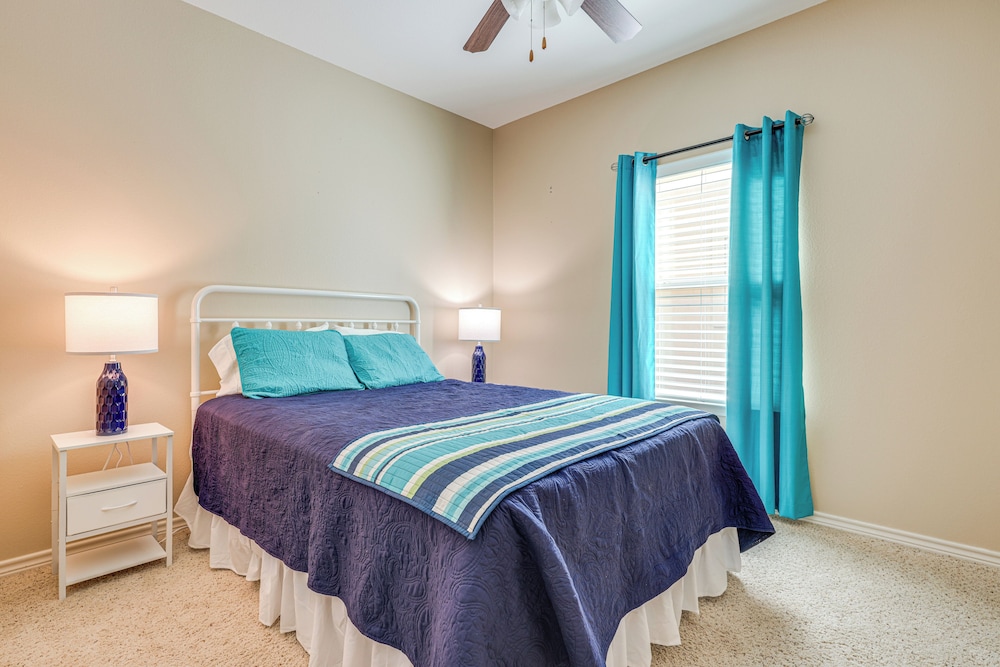 'rio Vista' Condo: Direct Guadalupe River Access!