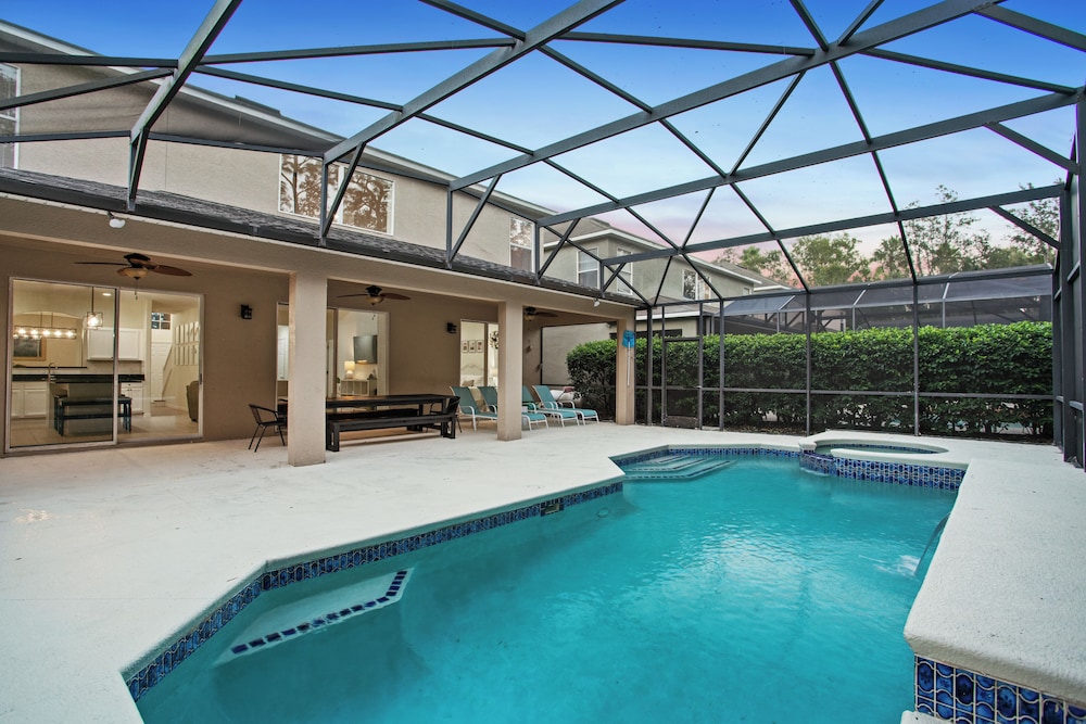 Dazzling 7BR Villa with Pool & Game Room