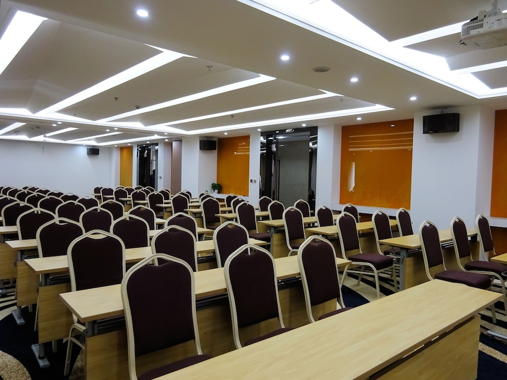 meeting & event spaces