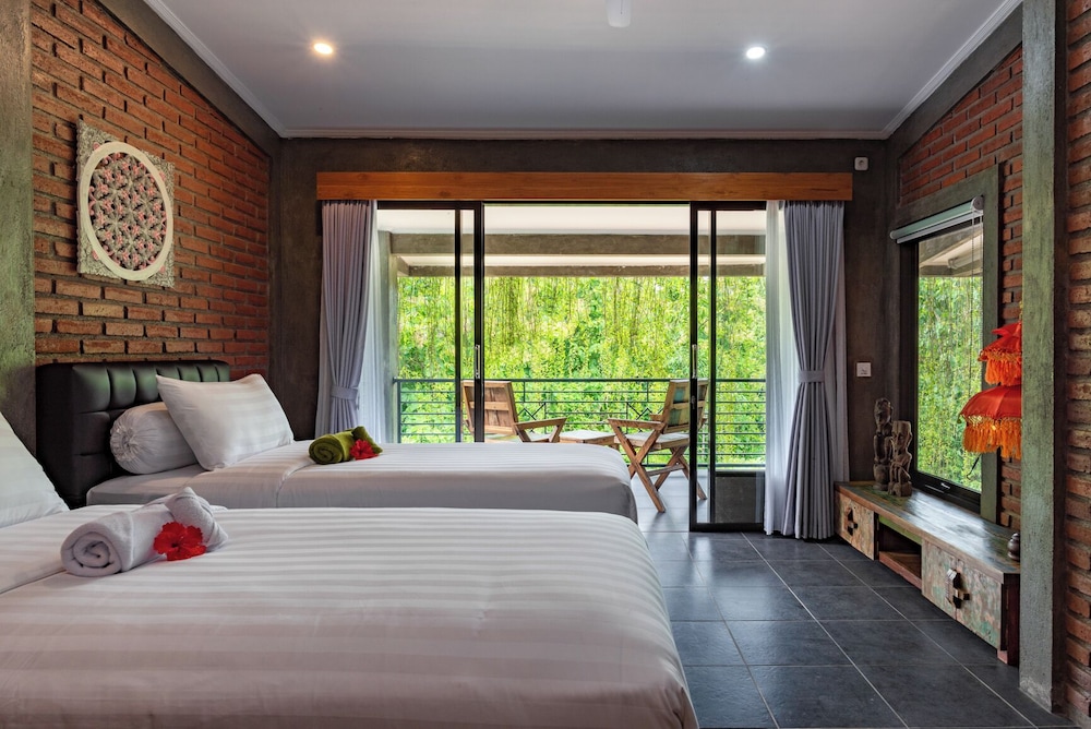 Alamanda Lovina Resort