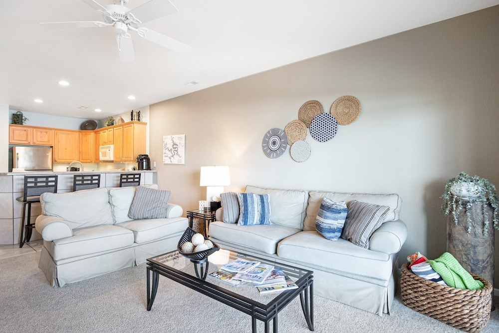 Experience Lakeside Living at Its Finest: Stunning Views and Prime Location!