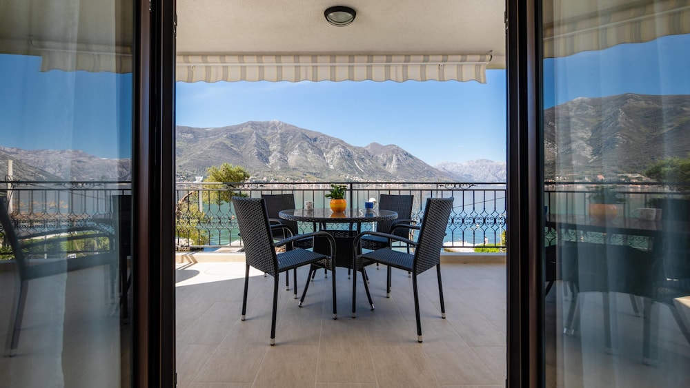Apartments Miramar