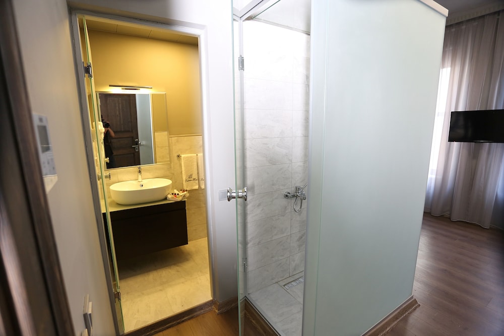 Ferman Pera - Image 65