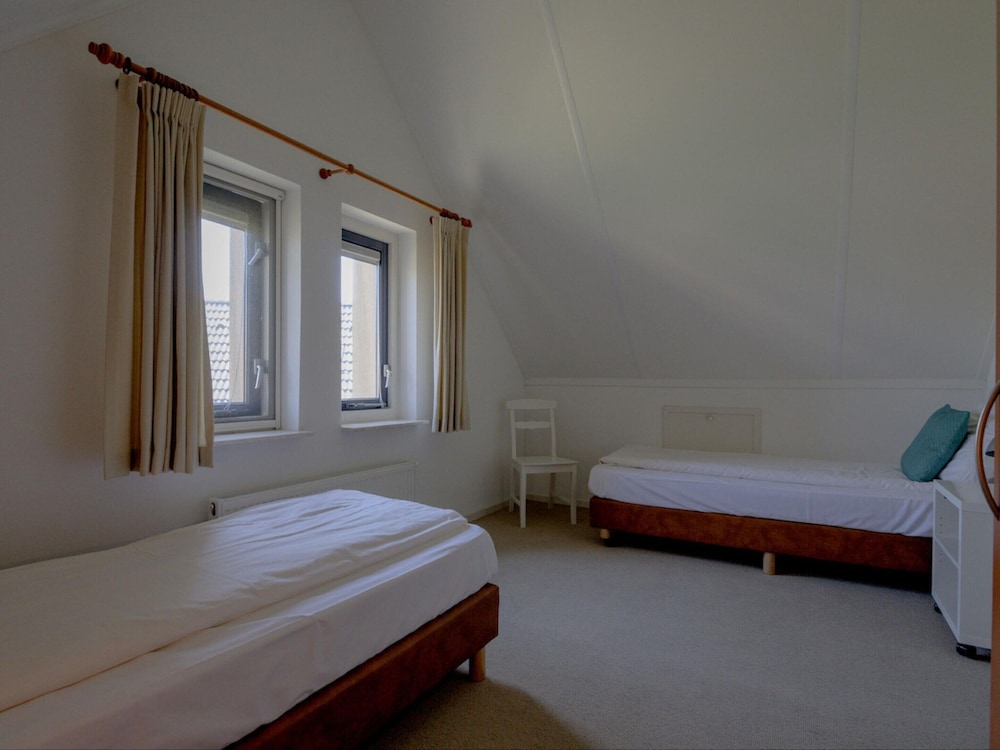 Bungalow in Sondel Near Slotermeer Lake