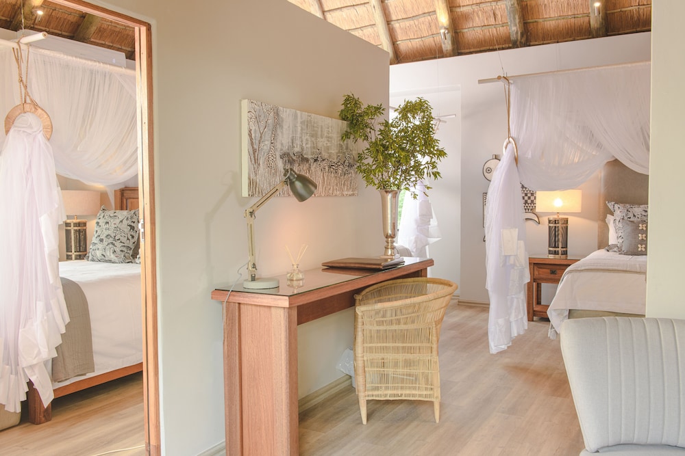 Karongwe - River Safari Lodge