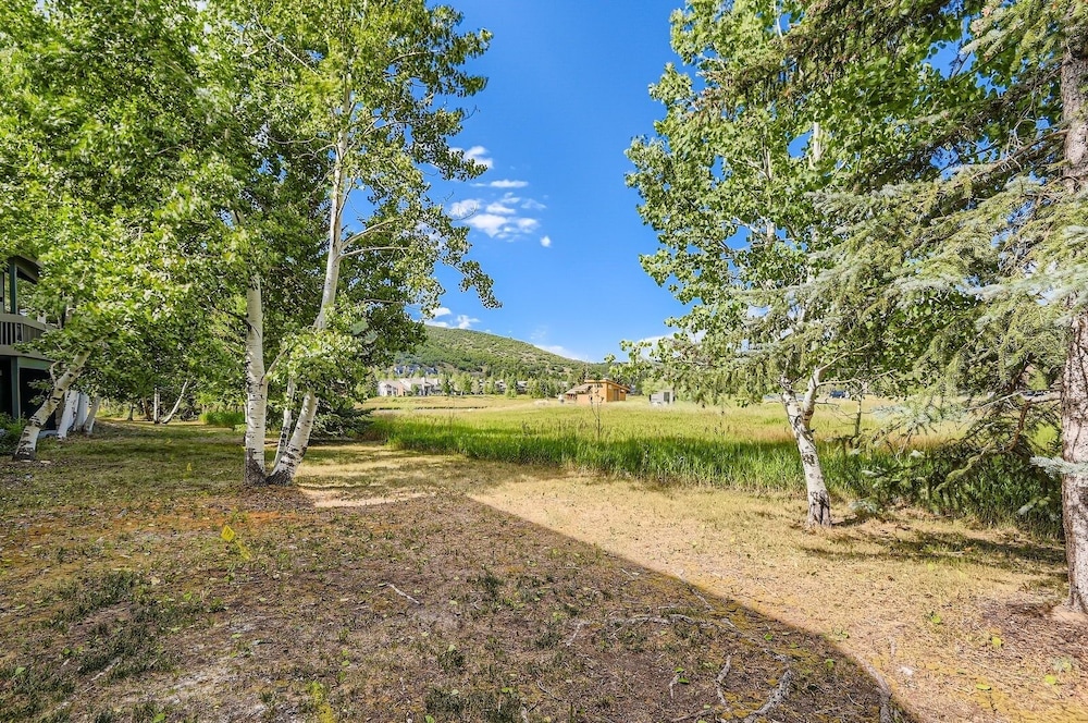 1763 Lakeside Getaway At Deer Valley! 3 Bedroom Home