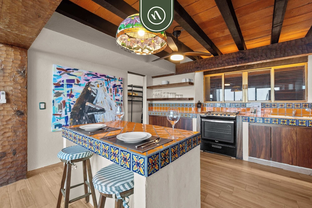 Oceanfront 2 BR Condo With Spectacular View - Pool