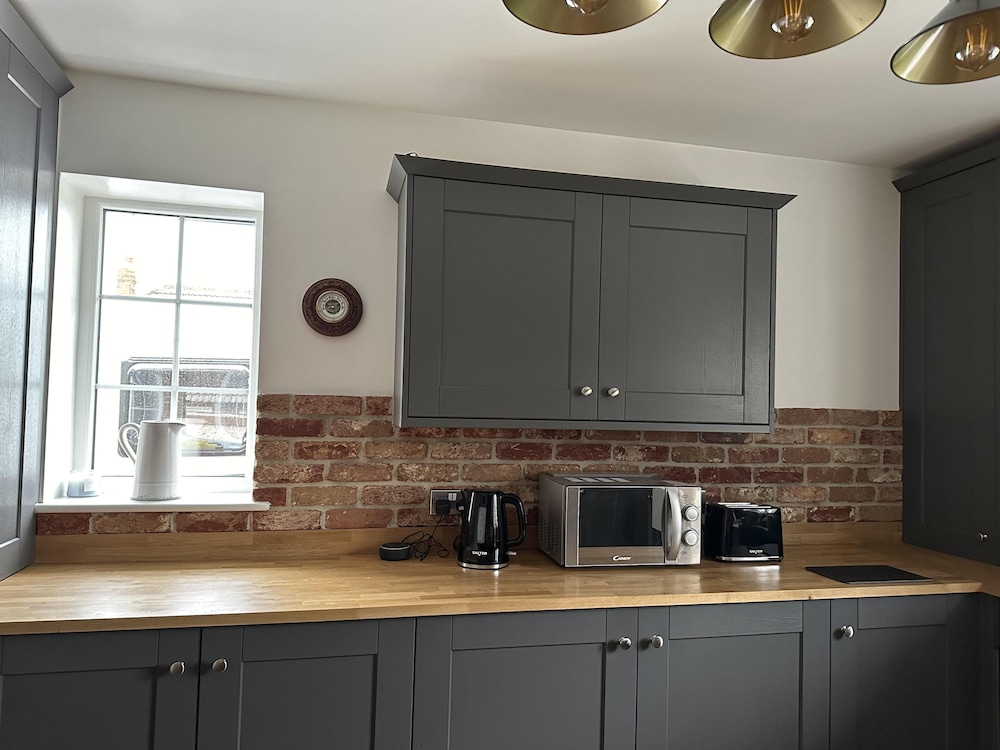 Immaculate 4-bed Cottage in Knaresborough view 4