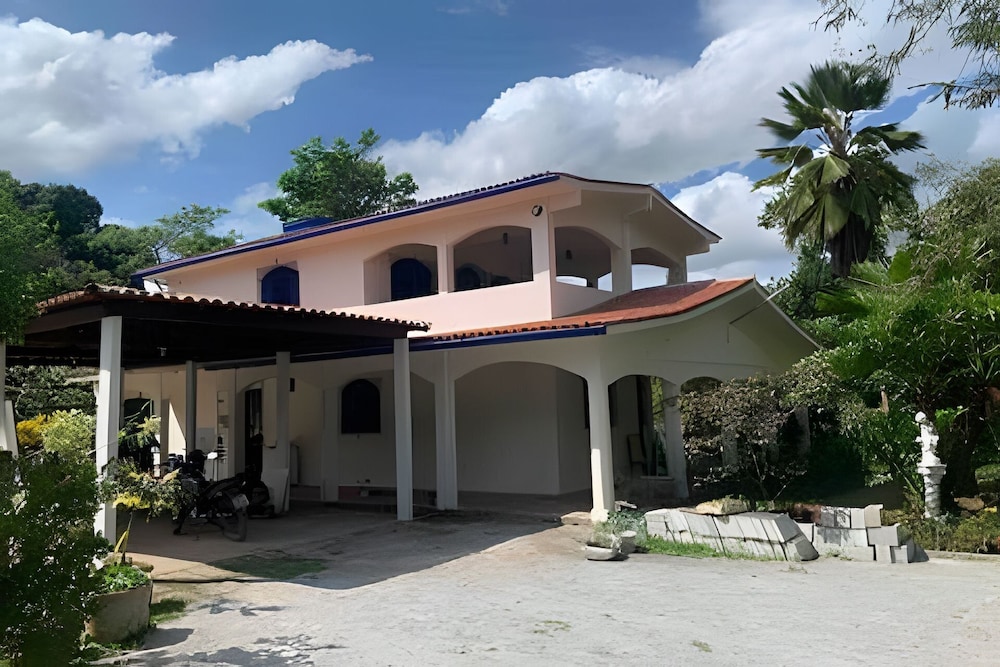 Aconchegante Sítio em Aldeia com Piscina