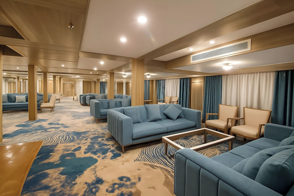 Nile Cruise Rene, Every Wednesday from Aswan for 3 nights and every Saturday from Luxor for 4 nights, including three meals