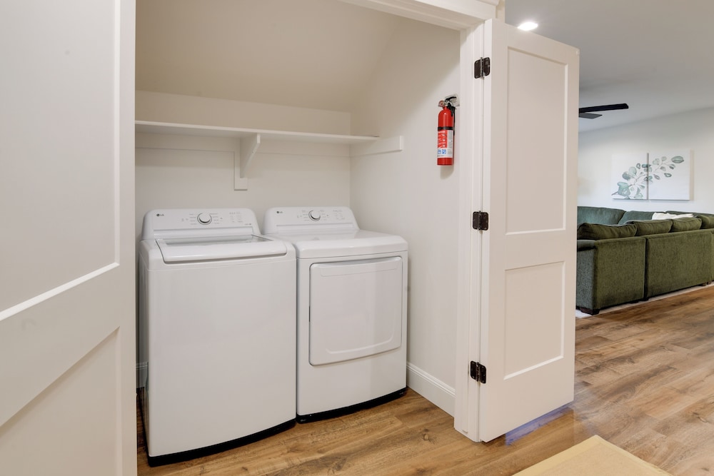 Ski, Hike, Explore: Modern Guest Suite in Rigby