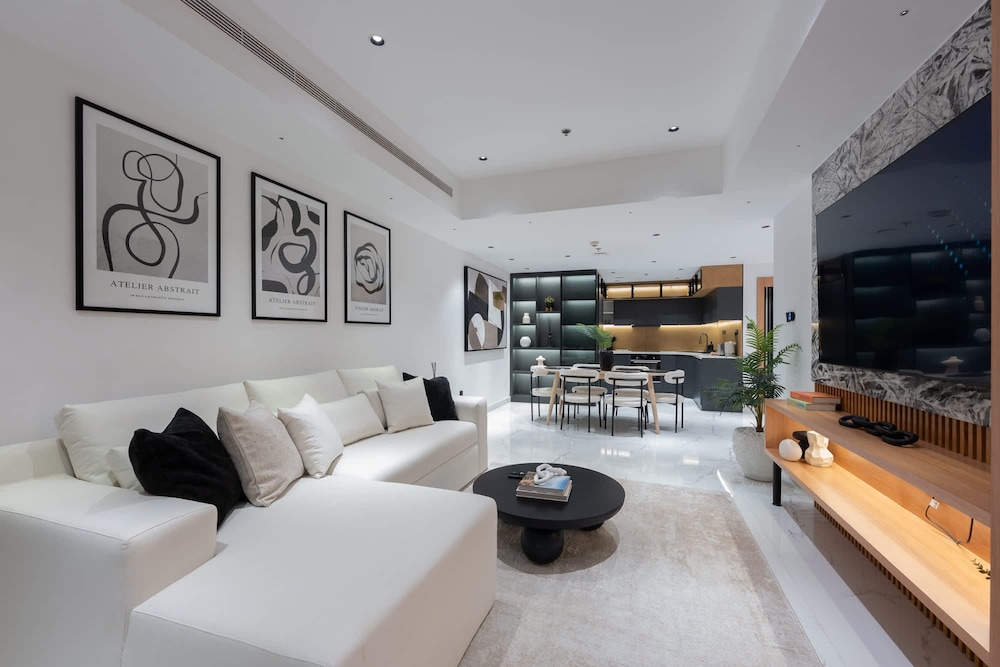 Luxurious 2-bedroom Apartment Perfect for Families in Dubai Marina