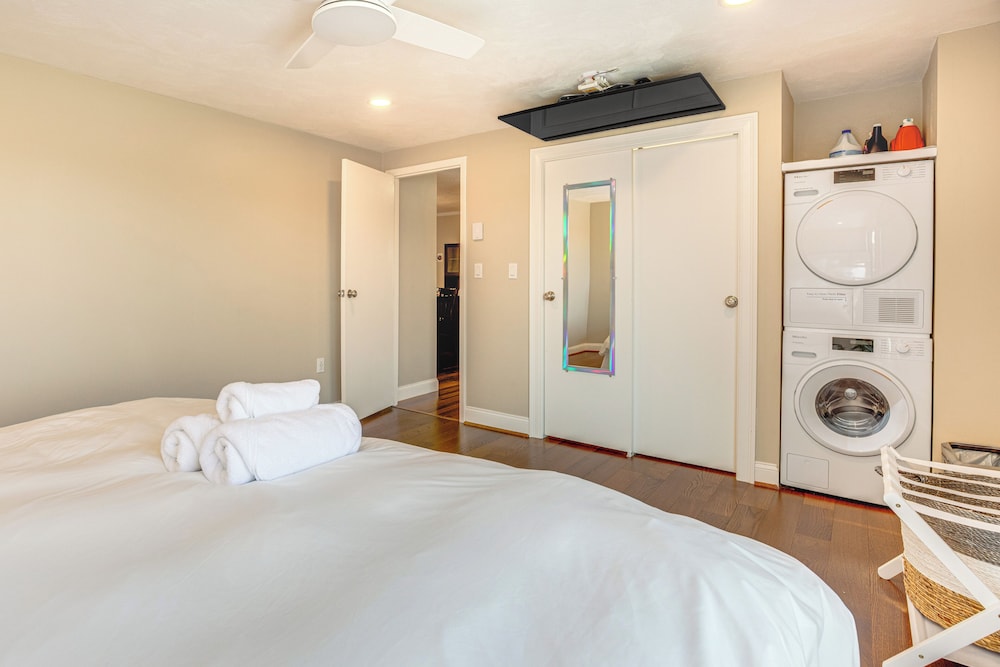 1 Mi to Millyard District: Unit w/ Furnished Porch