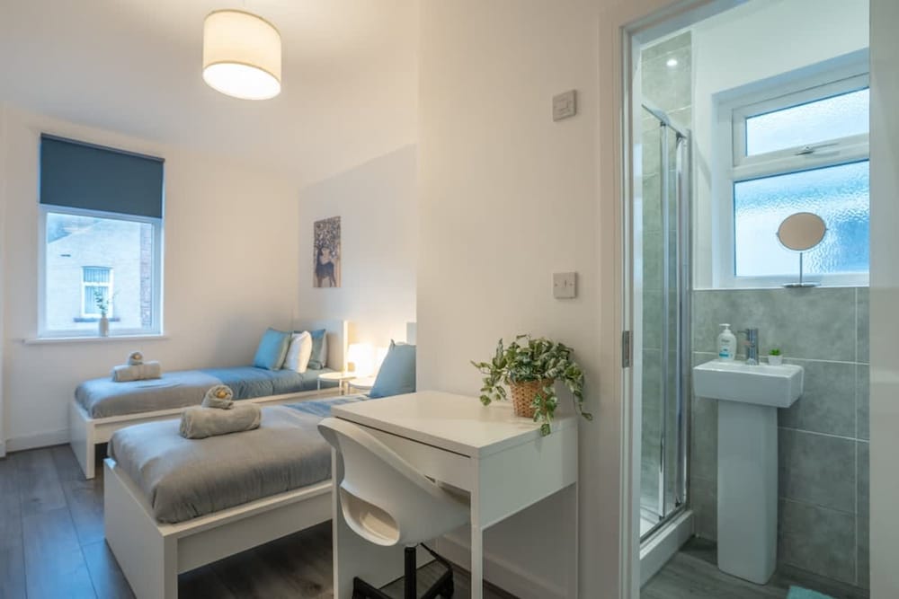4 Bedrooms-4 Bathrooms House