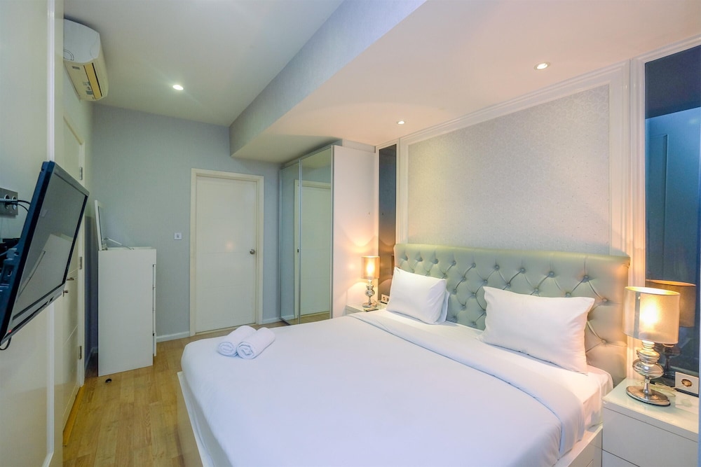 Spacious with City View 2BR Apartment at Casa Grande Residence view 3