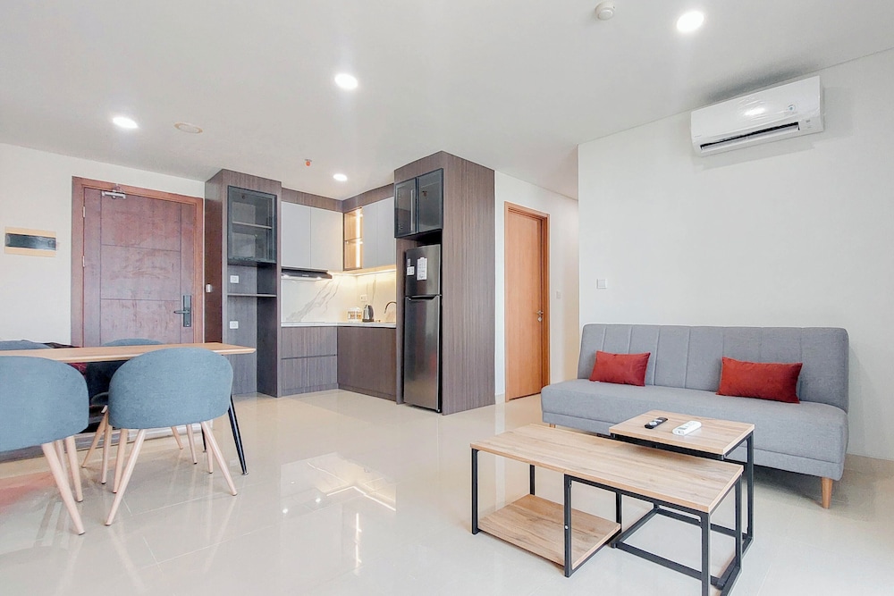 Elegant 2BR Apartment at The Reiz Condominium Medan