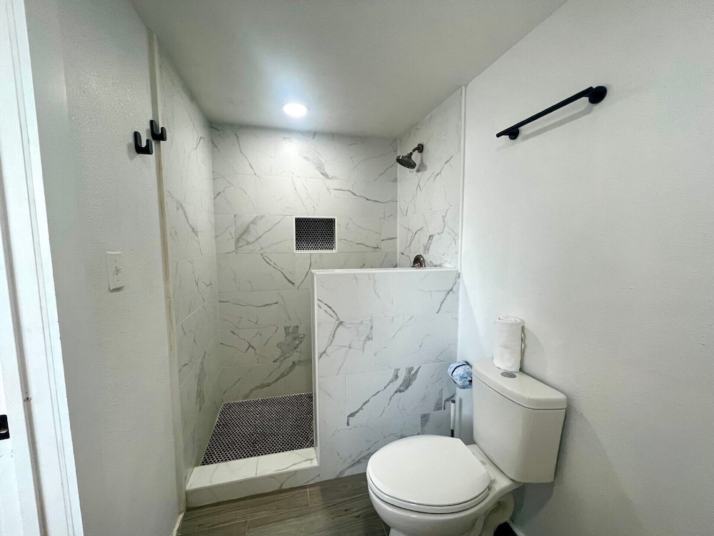 The Wave Cave by Silver Sands Vacation Rentals