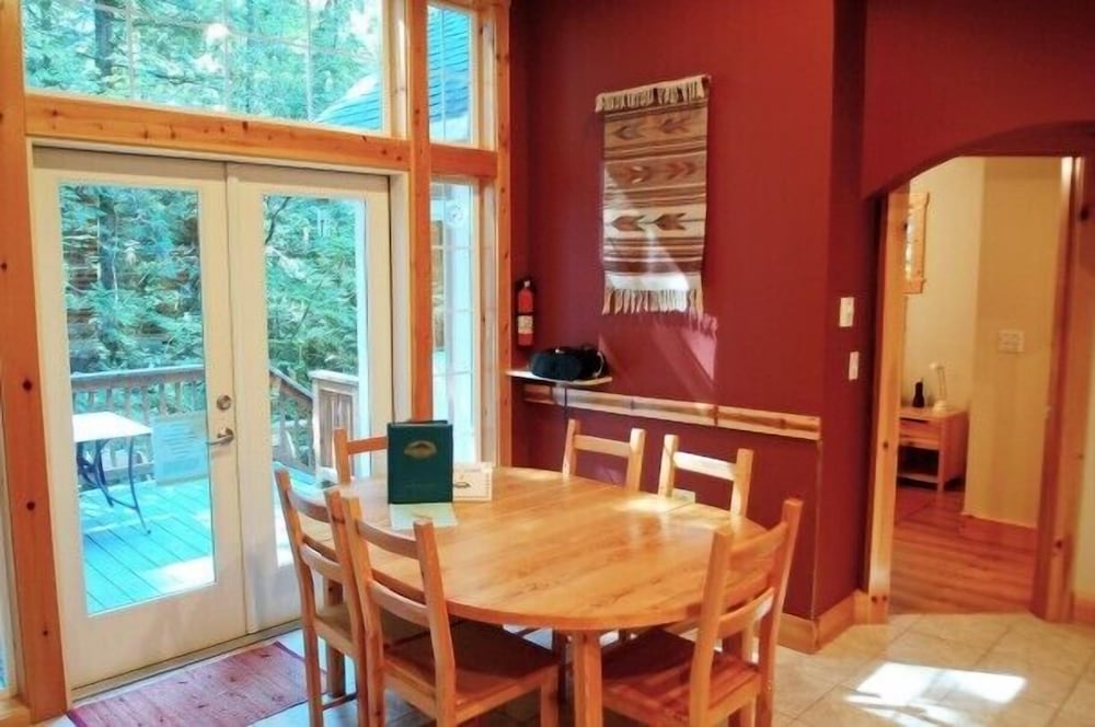 Mt Baker Lodging Cabin 34 - Sleeps 8 view 5