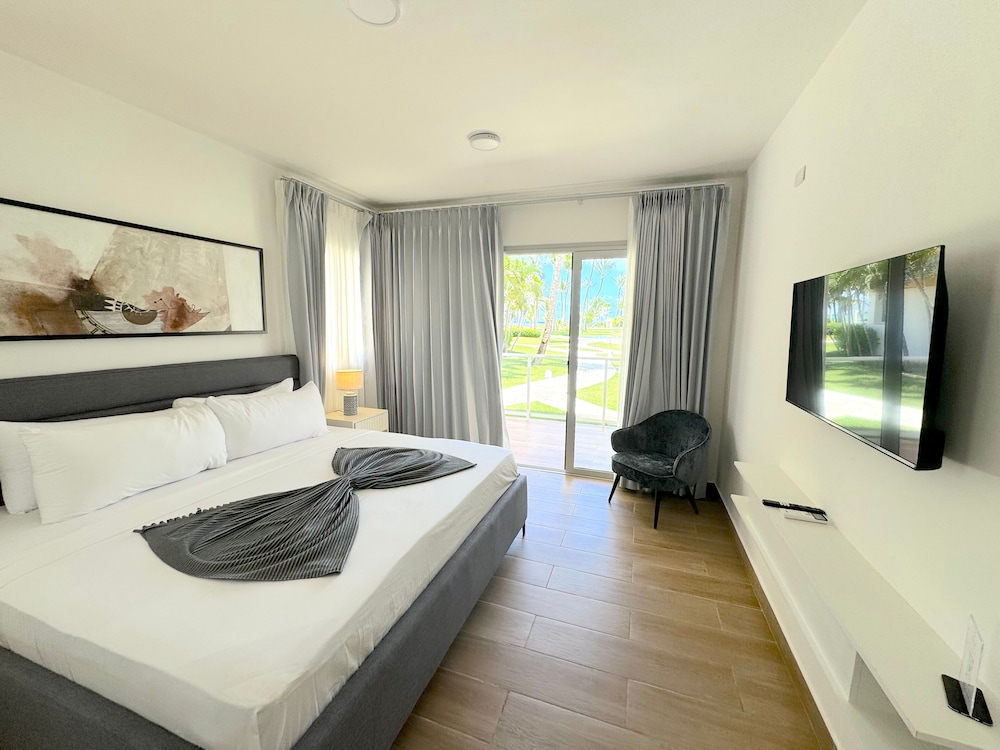Playa Palmera Beach Front Apartments