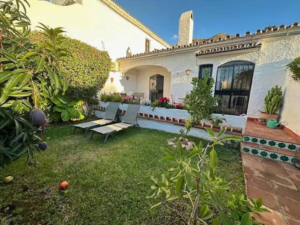 Tranquil Nerja House With Gardens, Pools and spa