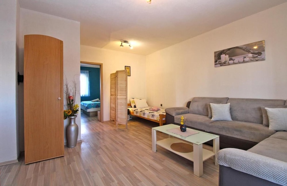 Spacious Apartment With Terrace and BBQ