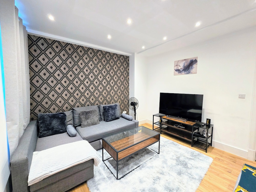 Cozy Apt Step Away Hyde Park and Oxford Street