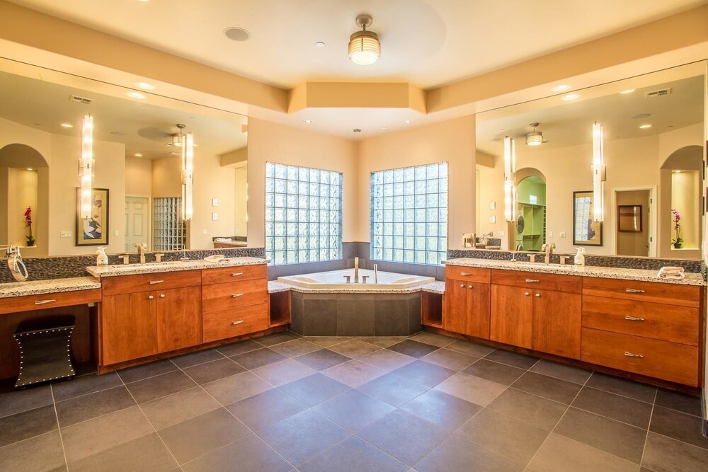 Bella Turquoise By Signature Vacation Rentals