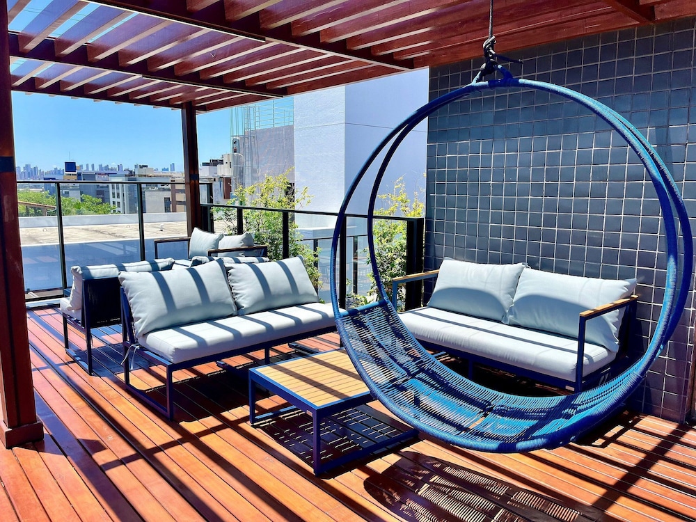 Hyde Park Terrace - by Living