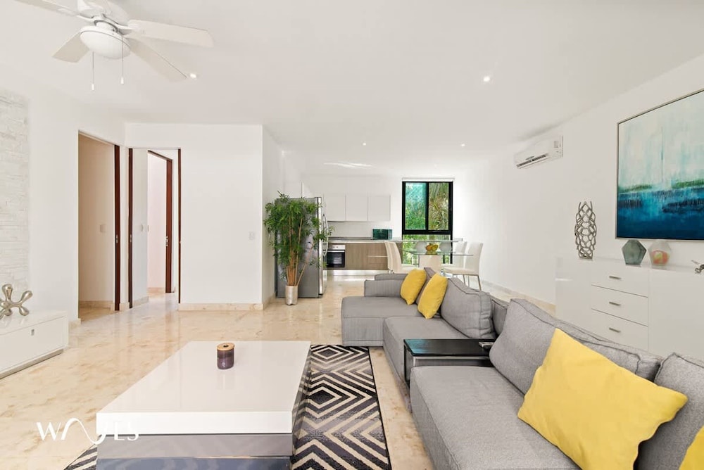 2 Br Luminous and Spacious Pool View Apt