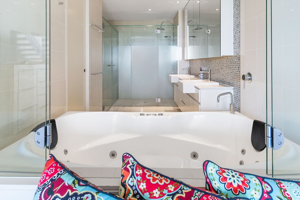 Luxury Apartments on Bells Boulevard