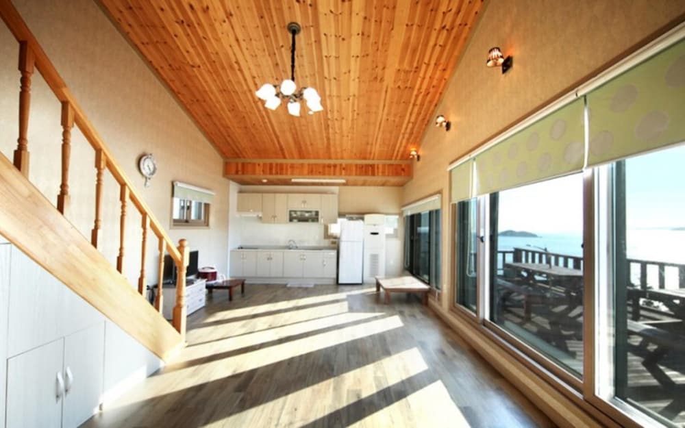 Jindo Arirang Beach Pension view 2