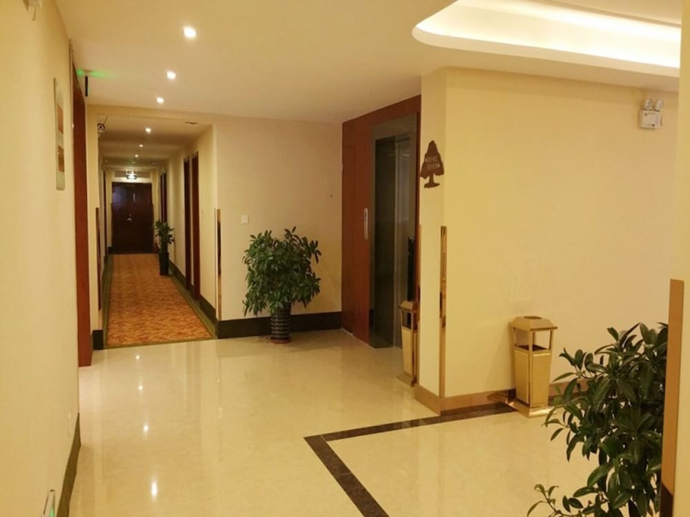 GreenTree Inn JXuZhou East Third Ring Road XCMG Heavy Machinery Hotel