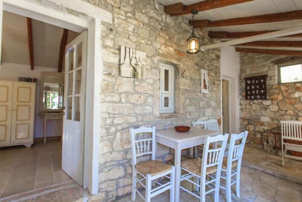 Millers Cottage Large Private Pool A C Wifi - 2497 view 4