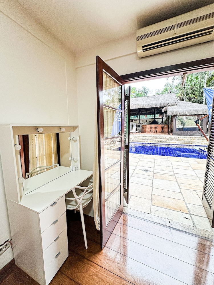 Casa de Luxo 2500m na Granja Viana
