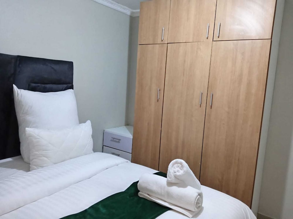 Gold Crown Self-catering Apartment